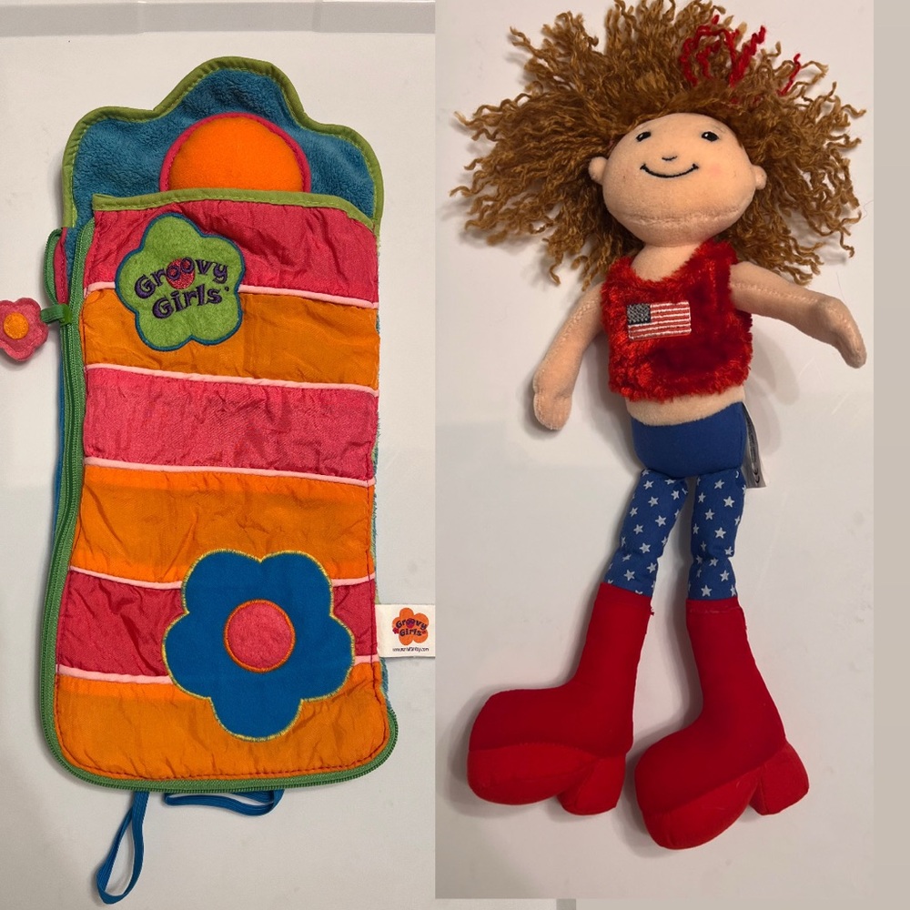 2001 GROOVY GIRLS VANESSA DOLL & FLOWER SLEEPING BAG ✨ MANHATTAN TOY CO